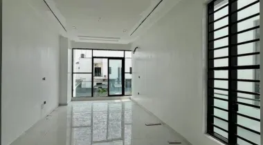 5 Bedroom Fully Detached Duplex