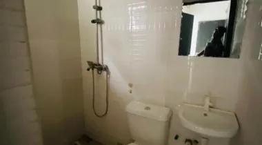 2 bedroom flat available for rent  Location: ikota Lekki Lagos 