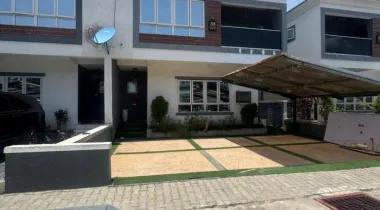 4Bedroom Semi Detached Duplex With a Bq  Location: VGC (Harris Drive)