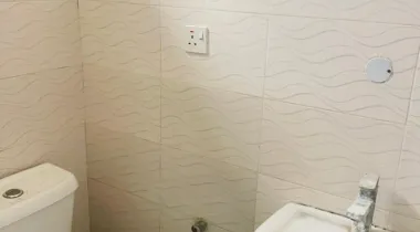 3 bedroom flat  Upstairs