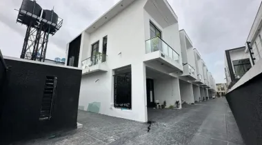 5 Bedroom Fully Detached Duplex