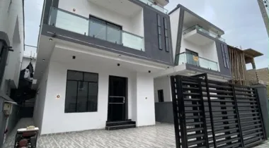 4 BEDROOM FULLY DETACHED DUPLEX FOR RENT!!!