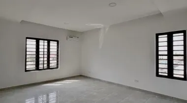 4 Bedroom Terrace