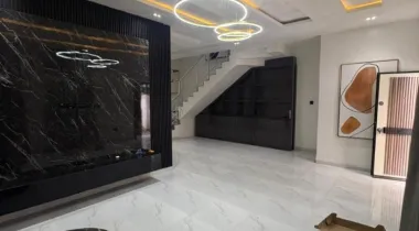 4 bedroom semi detached duplex  With solar that can carry everything Rent