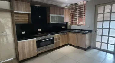 SERVICED 4 BEDROOM FLAT WITH BQ,FITTED KITCHEN,EN-SUITE ROOMS,