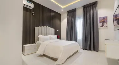 My lovely 🥰 2 bedroom apartment  with a  *rooftop pool 🏊‍♂️ *Gym *PS5 Location: Lekki phase 1