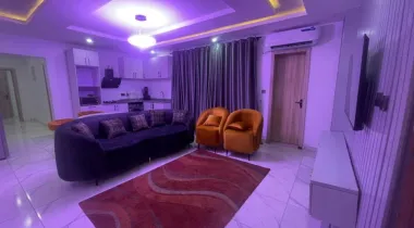 Single room downstairs for rent in the very secured Ikota Villa estate.