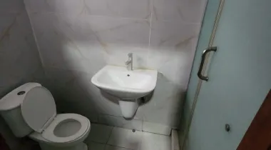 Single room downstairs for rent in the very secured Ikota Villa estate.