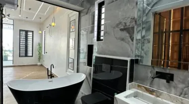 LUXURY 5BEDROOM FULLY DETACHED DUPLEX FOR SALE.