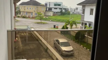 Luxury 4-bedroom semi-detached house with BQ for rent in Pinnock Beach Estate.  Awo