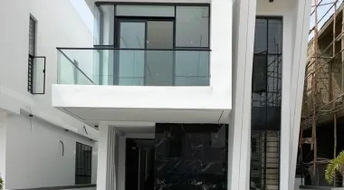5 Bedroom Fully Detached Duplex