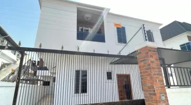Luxurious Fully detached  Duplex 5 Bedroom with BQ and Security post