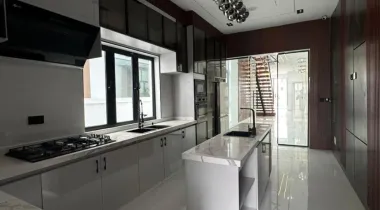 5 Bedroom Fully Detached Duplex