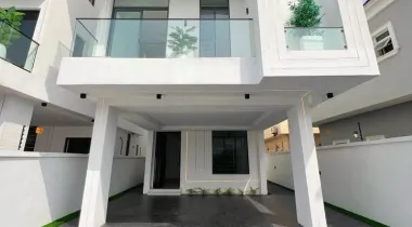 CHEVRON LEKKI | 6 BED | N500M 6 BEDROOM FULLY DETACHED HOME WITH INDOOR SWIMMING POOL , AMPLE PARKING SPACE, BQ FOR SALE‼️‼️