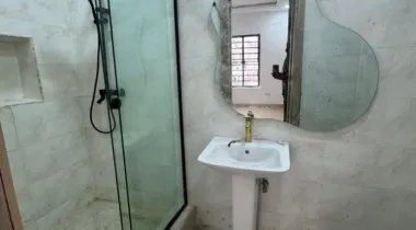 3 three 3️⃣ bedroom flat apartment  Very spacious  Rent 10m