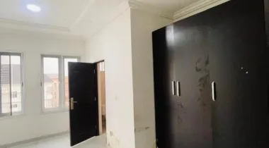 3 bedroom flat  Upstairs