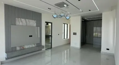 5BEDROOM FULLY DETACHED DUPLEX FOR SALE