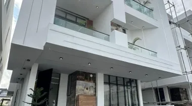 A LUXURIOUS STYLED 6BEDROOM FULLY AUTOMATED DETACHED DUPLEX  WITH CINEMA, GYM, SWIMMING POOL,  DECK AREA, ROOF TOP TERRACE, BAR,  BQ