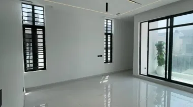 LUXURY 5BEDROOM FULLY DETACHED DUPLEX FOR SALE