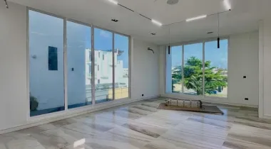 6 Bedroom Fully Detached Duplex