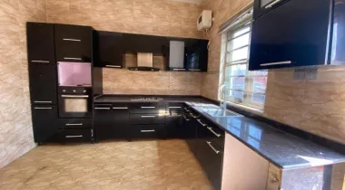 3 bedroom Semi-detached Duplex