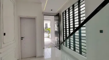 5 Bedroom Fully Detached Duplex