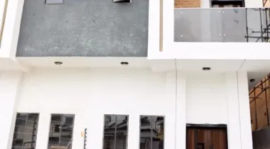 LUXURIOUS 3 BEDROOM DUPLEX