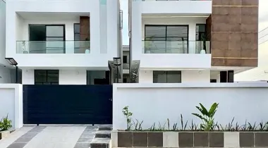 5 Bedroom Detached Duplex