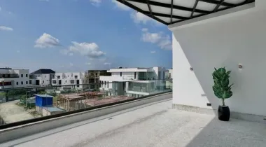 6 Bedroom Fully Detached Duplex