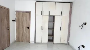 3 BEDROOM APARTMENT WITH ELEVATOR AND POOL AT LEKKI PHASE 1 LAGOS FOR SALE