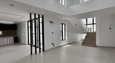 5 Bedroom Fully Detached Duplex