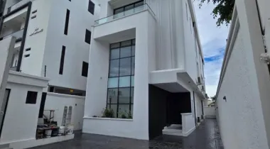 4 Bedroom Fully Detached Duplex at Lekki Phase 1.