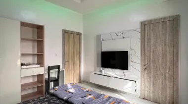 4 bedroom semi-detached duplex with a BQ.