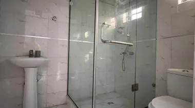 4 bedroom semi-detached duplex with a BQ.