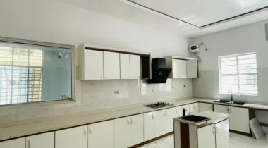 5 bedroom semi detached duplex  With a bq Available for rent 