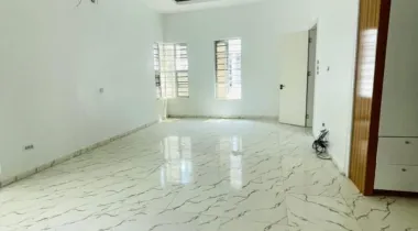 5 bedroom semi detached duplex  With a bq Available for rent 