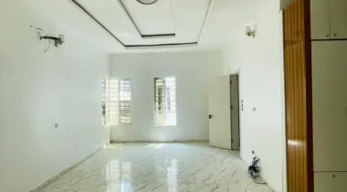 5 bedroom semi detached duplex  With a bq Available for rent 