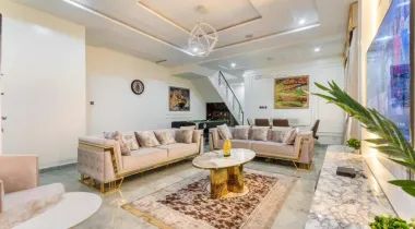 luxury 3/4 bedroom  luxurious apartment for your home away from home experience .