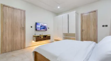 luxury 3/4 bedroom  luxurious apartment for your home away from home experience .