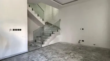 4 Bedroom Semi Detached for RENT at Chevron.