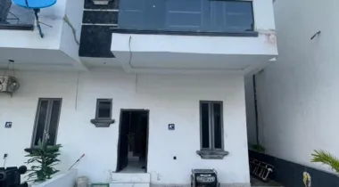 3 Bedroom With Secure Access Code at Lekki County.