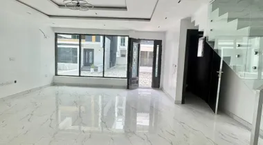 This luxury development  comprises of 5bedroom luxury detached duplexes with BQ*