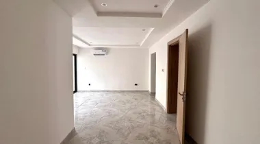 EXQUISITELY NEWLY BUILT 4 BEDROOM TERRACE