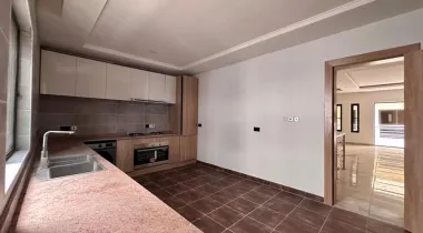 EXQUISITELY NEWLY BUILT 4 BEDROOM TERRACE