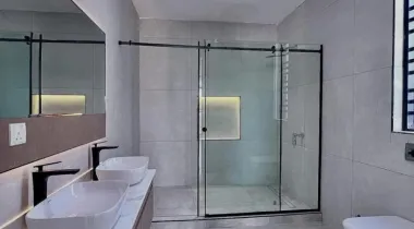 5 Bedroom Fully Detached Home With Swimming Pool, Cinema, Rooftop Terrace and Gym For SALE Located at Lekki Phase 1.