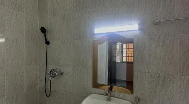 𝟑 𝐔𝐍𝐈𝐓𝐒 𝐎𝐅 𝟐-𝐁𝐄𝐃𝐑𝐎𝐎𝐌 𝐀𝐏𝐀𝐑𝐓𝐌𝐄𝐍𝐓𝐒 𝐖𝐈𝐓𝐇 𝐆𝐔𝐄𝐒𝐓 𝐓𝐎𝐈𝐋𝐄𝐓𝐒 𝐔𝐏 𝐅𝐎𝐑 𝐑𝐄𝐍𝐓