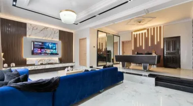 A Spacious Luxury 1 bedroom with PS5, Balcony &amp; Snooker Board*