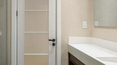 Beautiful Sea View Luxury 3Bedroom Apartment with, Elevator, Spacious Balcony &amp; Wine Bar