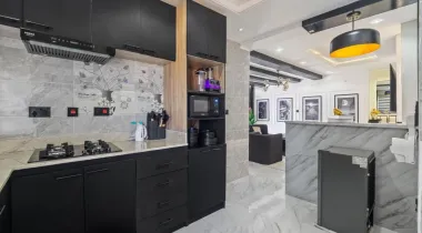 Spacious Luxury 1 bedroom with PS5, 2 Balconies &amp; Private Golf Area