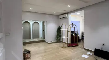 Office/ Shop Space Available For RENT and Located at Lekki phase 1.